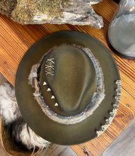 Load image into Gallery viewer, Remy