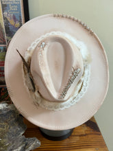 Load image into Gallery viewer, Giulia