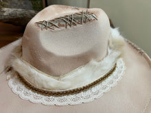 Load image into Gallery viewer, Giulia