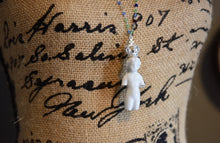 Load image into Gallery viewer, Royal Charlotte