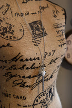 Load image into Gallery viewer, Royal Charlotte