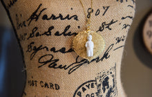 Load image into Gallery viewer, Gold Aspen Charlie
