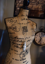 Load image into Gallery viewer, Royal Charlotte
